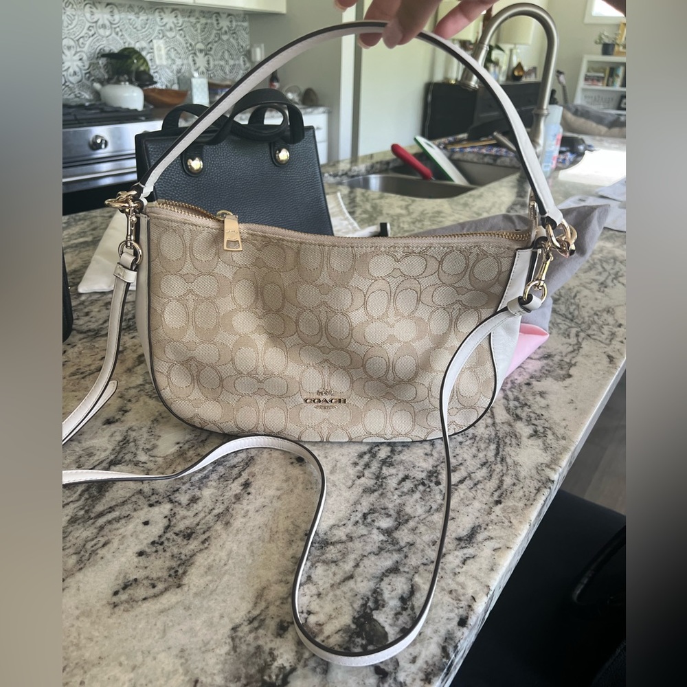 COACH: Shoulder Bag